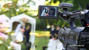 Видеооператор и фотограф на свадьбе, выездной церемонии, торжественном банкете