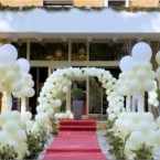 Воздушные шары на свадьбу Киев, встреча шарами молодоженов