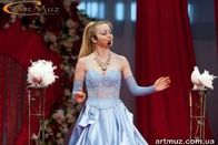 Номер с голубями и интерактивом ведущей на свадьбе в Киеве