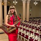Мария Зубкова с саксофоном в Киеве на юбилее театра Мария Зубкова с саксофоном в Киеве на юбилее театра