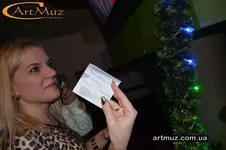 Творчий конкурс на новорічній піратській вечірці Гості беруть участь у малювальному конкурсі на святі