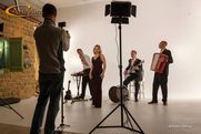 Кавер-поп-бэнд "Smile Orchestra" на съемке клипа