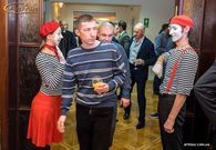 Встреча мимами гостей на мероприятии в Киеве