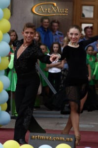 Максим И Галина - дуэт Sky на празднике в Киеве