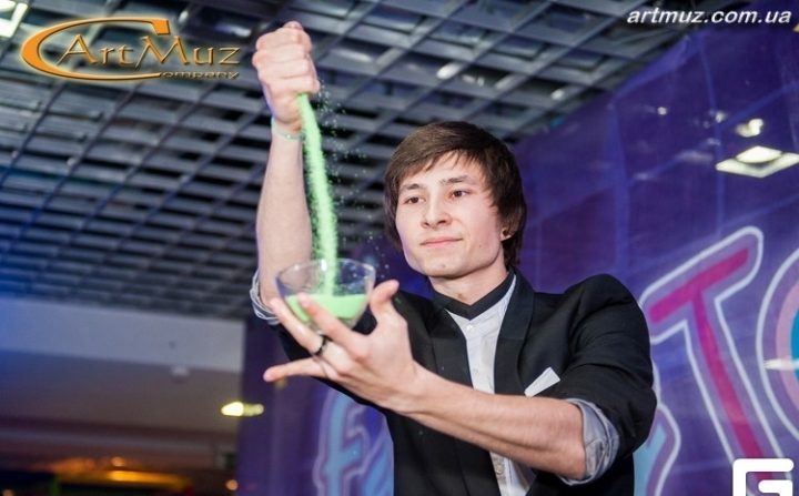 Фокусник, ілюзіоніст, маніпулятор Антон Абрашеков, на свято, весілля в Києві, по Україні