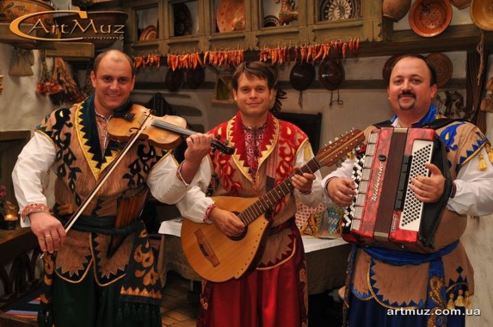 Народний український гурт  "Світоч" на свята, весілля