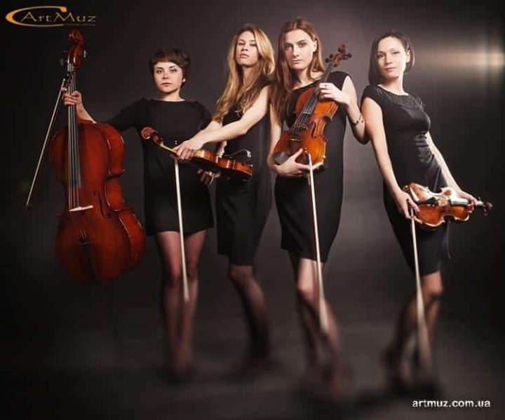 Фото женского струнного квартете в Киеве "Вlack Tie" на свадьбу