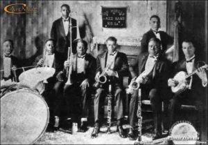 Состав Кинга Оливера с Луи Армстронгом в период новоорлеанского стиля традиционного джаза