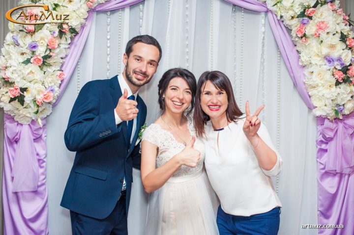 Ольга Алдушіна - церемоніймейстер виїзних церемоній, весіль, ювілеїв в Києві