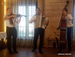 А-трио - скрипка, аккордеон, контрабас на мероприятия в Киеве