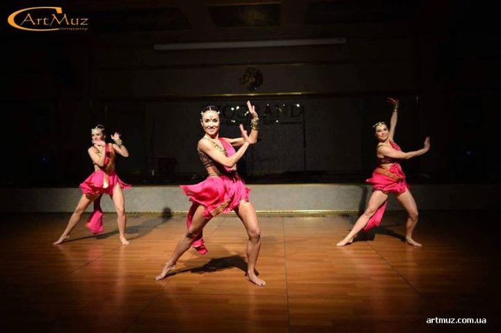 Жіночий шоу-балет "Faces" на корпоратив, весілля, заходи в Києві, Україні