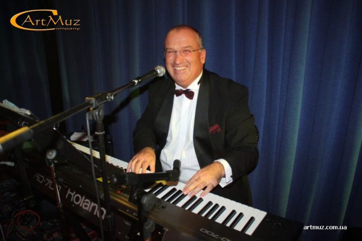 Піаніст (клавішник), співак на весілля, корпоративи, заходи в Київі - Олександр Ткачук