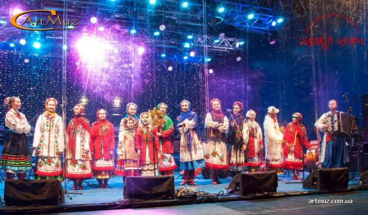 Український, народний (фольклорний) ансамбль в Київі "Маків цвіт" на свята, заходи