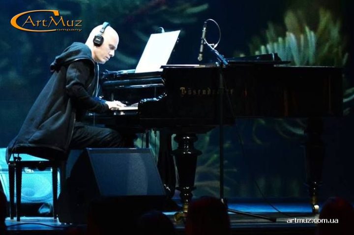 Піаніст, композитор в Київі на свято, заходи по Україні - Павло Ігнатьєв