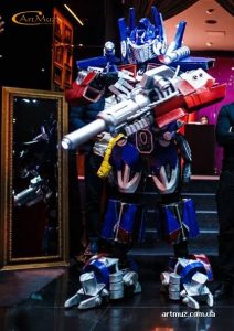 Optimus Prime/Оптимус Прайм - робот-трансформер, автобот на детский день рождения, праздники, корпоративы, бизнес- мероприятия в Киеве, Украине