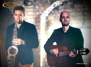 Инструментальный дуэт саксофона и, гитары из Киева "Simply Duo" на корпоративы, юбилеи, праздники, мероприятия