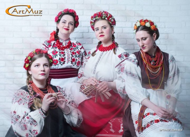 Український, народний, жіночий ансамбль "Святки" в Київі на свята, заходи по Україні