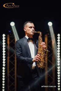 Саксофоніст Олесь Sax на весілля, ювілей, корпоратив, день народження, заходи в Києві